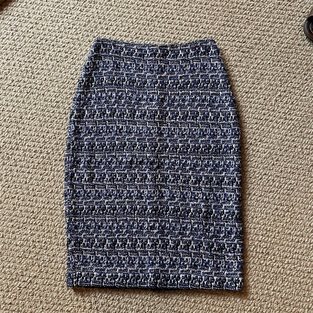 St. John Knit Tweed Skirt - size 0 never worn